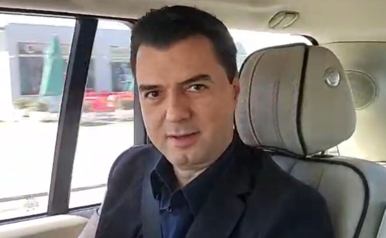 Rrugës për në Kavajë/Basha i përgjigjet live qytetarëve: Ligjet e para që do miratoj kur të vij në qeveri