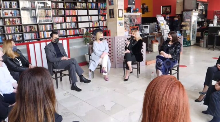 Basha me kandidatet për deputete në Elbasan: Detyra jonë mbajtja e premtimeve një më një (VIDEO)