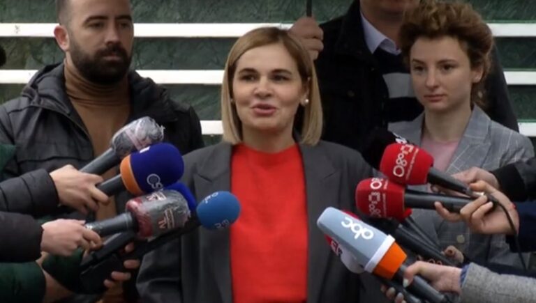 Kryemadhi uron besimtarët nga Kryegjyshata Botërore e Bektashinjve: Begati dhe mirësi në çdo familje