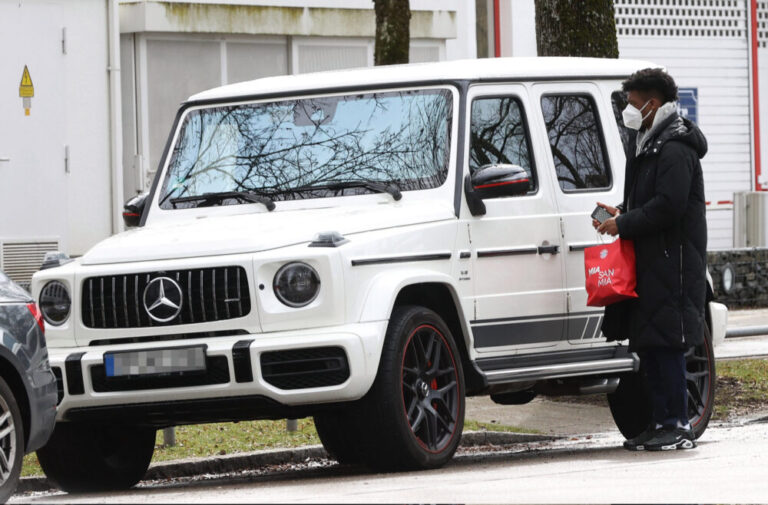 Shkoi në stërvitje me makinë Mercedes, Bayerni gjobit me 50 mijë euro Coman