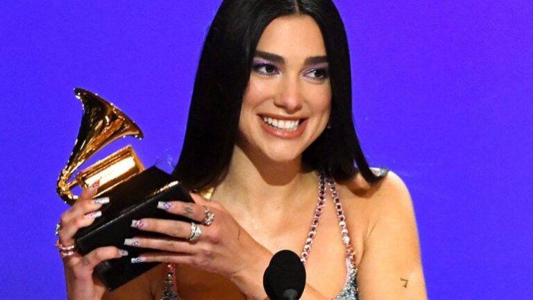 Dua Lipa fiton çmimin ”Grammy” për albumin më të mirë pop