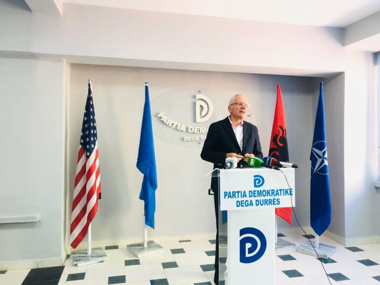 Tërhiqet Ferdinand Xhaferaj, jo kandidat për Kryesinë e PD-së