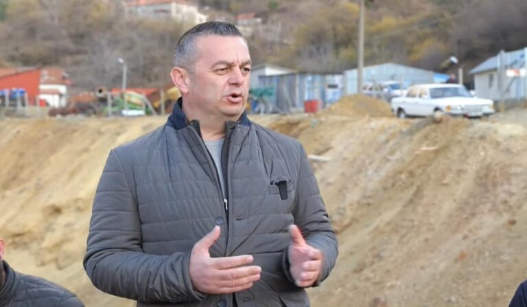 “Na kërcënojnë me bukën e gojës”, Minatorët e Munellës ne Fushë Arrës i ankohen Bushatit: Këtu nuk jetohet më