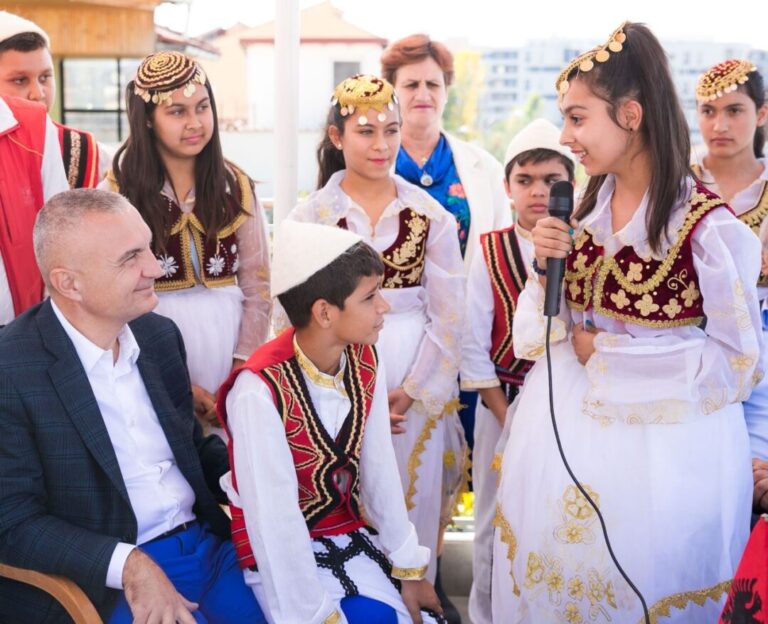 Presidenti Meta: 25 prilli, mundësi historike për të rikthyer në shina shtetin e së drejtës