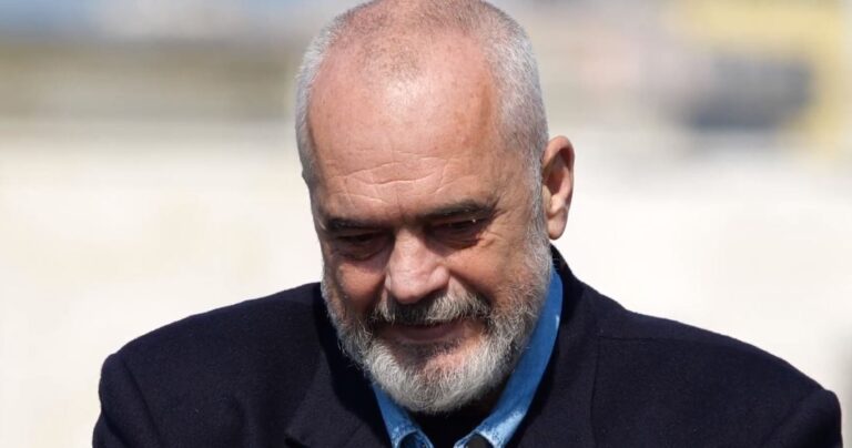 Shtëpitë e rindërtuara pas tërmetit në 2019, Rama: Janë falas, edhe ne bëjmë gabime