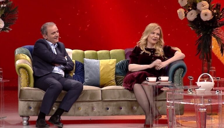 Enkel Demi tregon si u njoh me Mesila Dodën: I përzura të gjithë nga zyra…