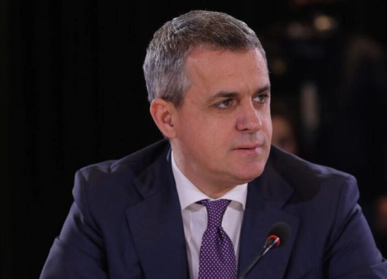 Intervista/Batutat e Ramës? Spahiu: Kurth për të sfumuar bilancin zero. Lista e Fierit duket si dora e Fatos Nanos
