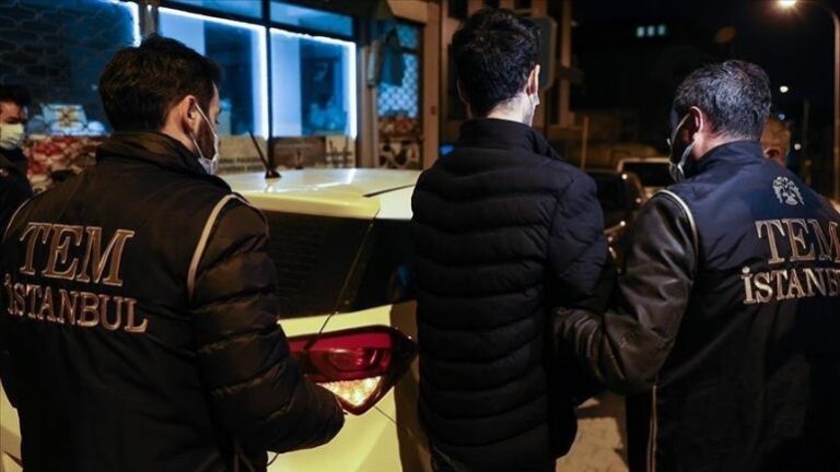 Arrestohen në Turqi 120 persona të dyshuar për lidhje me grupin FETO, mes tyre ushtarë në detyrë