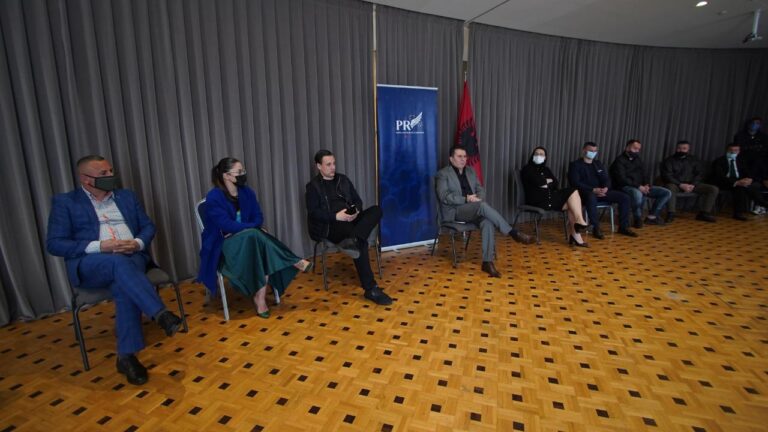 Mediu mbledh shtabin elektoral të Tiranës: Përballja me një kryeministër që shan dhe mashtron shqiptarët