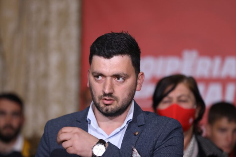 Kandidati i LSI në komunën Portëz, Kryemadhi: Nga një gjimnazist që ishte në Fier, tani e duam deputet