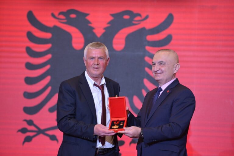 Meta dekoron legjendën e Kombëtares, Ferdinand Lleshin me titullin Mjeshtër i madh
