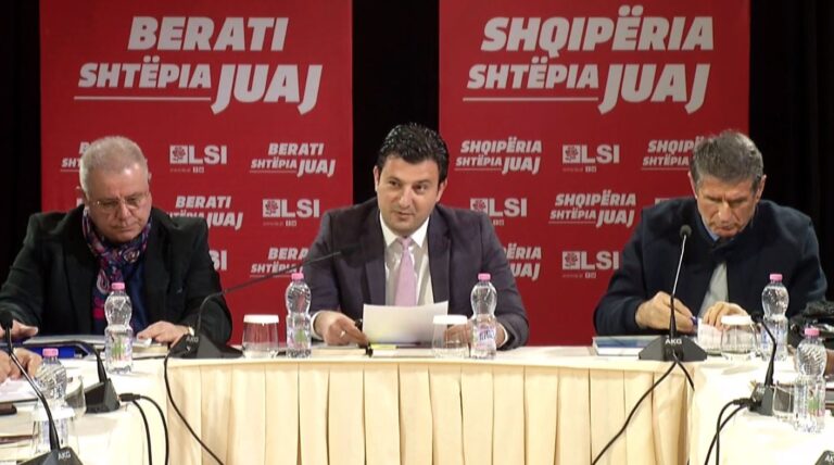 Ardit Çela në Berat: Qeveria nuk dëgjon ekspertët, mbyllet në zyra të errëta dhe harxhohen miliarda për koncesione e PPP