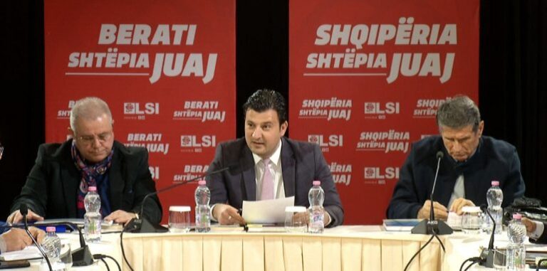 ”Rama harxhon miliarda për koncesione e PPP”/Ardit Çela takim me intelektualët në Berat: Do të investojmë për trashëgiminë