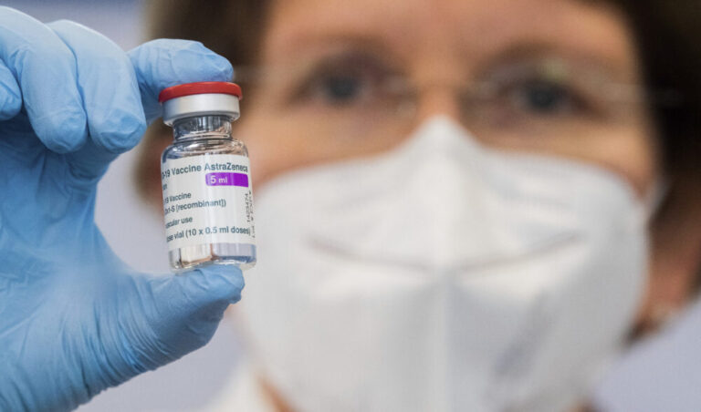 EMA: Shmangni vaksinën AstraZeneca te personat mbi 60-vjeç