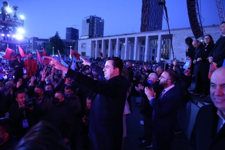 Basha apel qytetarëve: Kam nevojë për ndihmën tuaj