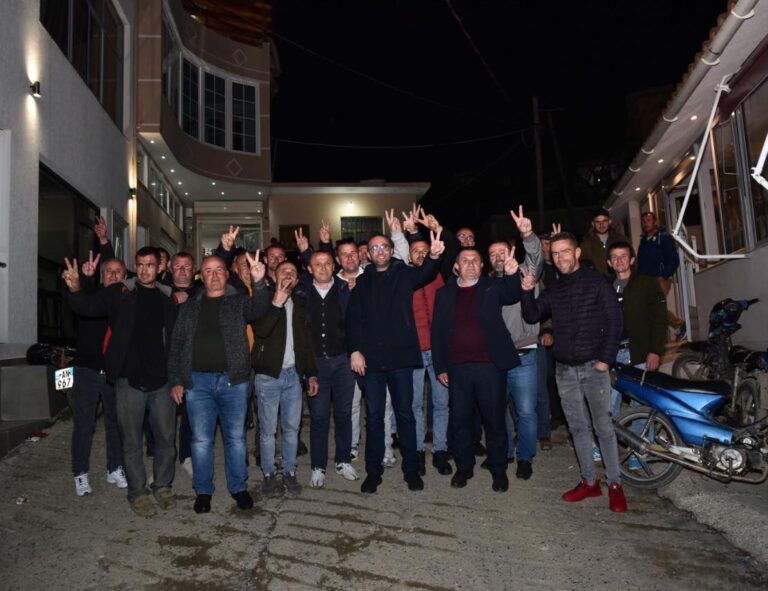 Bardhi në Godolesh: Në çdo fshat të Elbasanit mezi pritet dita e votimit!
