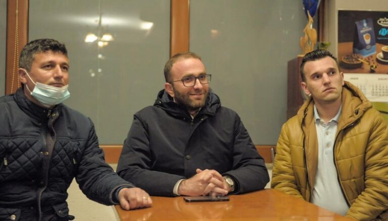 Takimet në Përrenjas, Bardhi: Rinia e do ndryshimin! E kemi për detyrë t’u gjendemi pranë