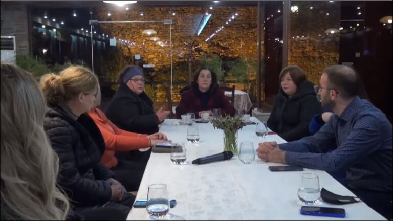 Taksa dhe gjoba, gratë sipërmarrëse në Elbasan: Punojmë për mbijetesë. Bardhi: Ndryshimi me 25 prill për tregun e lirë me taksa të ulëta