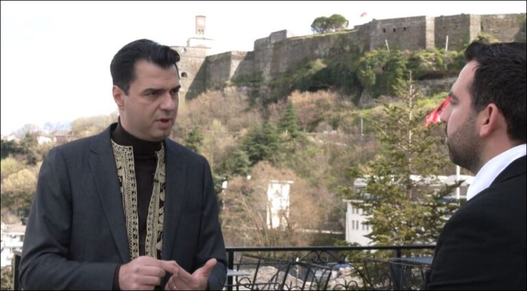 Grumbullimet, Basha i përgjigjet Ramës: Tani që shikon zemëratën e njerëzve kujtohet të bëjë të kujdesshmin