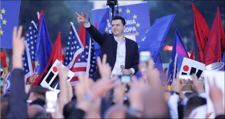 “Jam i pandalshëm dhe fitoj çdo lojë”, PD “ndez motorrët”, zbulohet kënga himn e fushatës