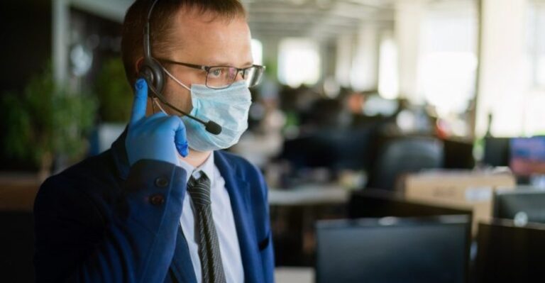Të maskuar dhe me armë, policia mësyn në “Call Center”-at e kryeqytetit (FOTO)