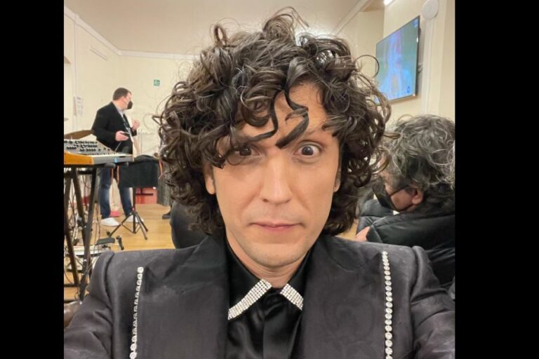 E kritikuan për performancën, flet Ermal Meta: Të këndosh mirë duket sikur po bën një “krim”