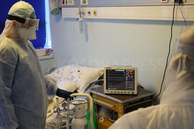 Inxhinieri i respiratorëve: Përse stresi është shumë i dëmshëm tek pacientët me Covid-19