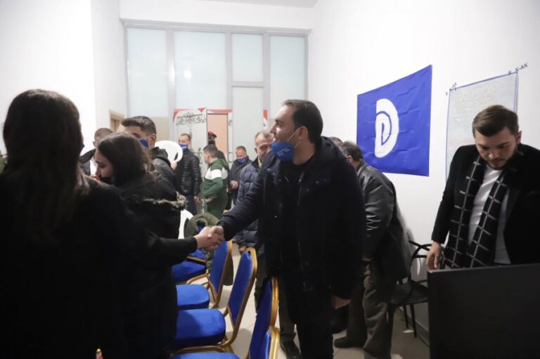 FOTO/ Këlliçi nga Unaza e re: Ne do të fitojmë vetëm me ndihmën tuaj