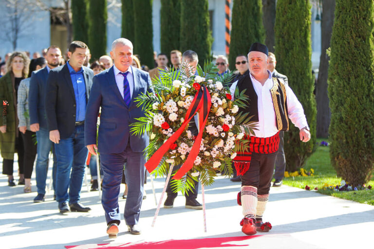 PD e Vlorës e nis fushatën nga Sheshi i Flamurit, Leskaj: Besoni te ndryshimi, me votën tonë të largojmë keqqeverisjen e këtyre 8 viteve