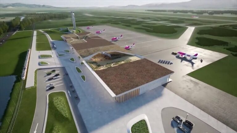 Më 18 Prill nis fluturimi i parë në aeroportin e Kukësit, krijohet dogana