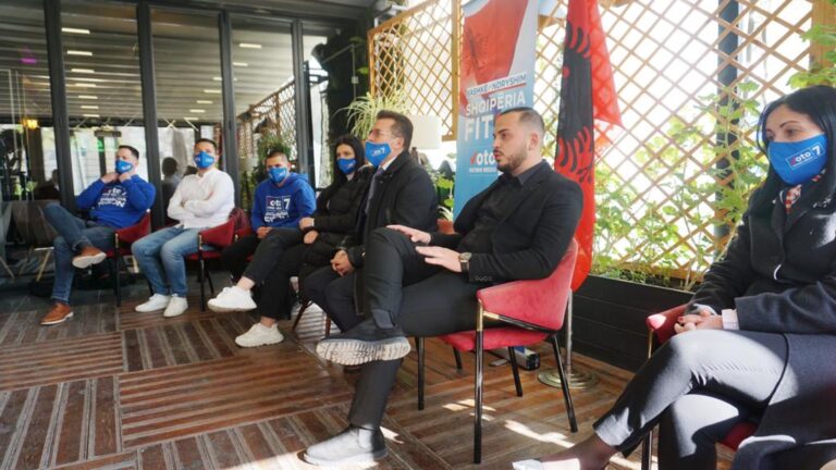 Mediu me të rinjtë: Bëhuni uragani që sjell ndryshimin dhe shkatërron të keqen!
