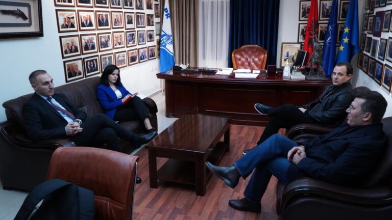 Regjistrimi i shqiptarëve në Maqedoninë e Veriut, Mediu: Rëndësi thelbësore për integrimin