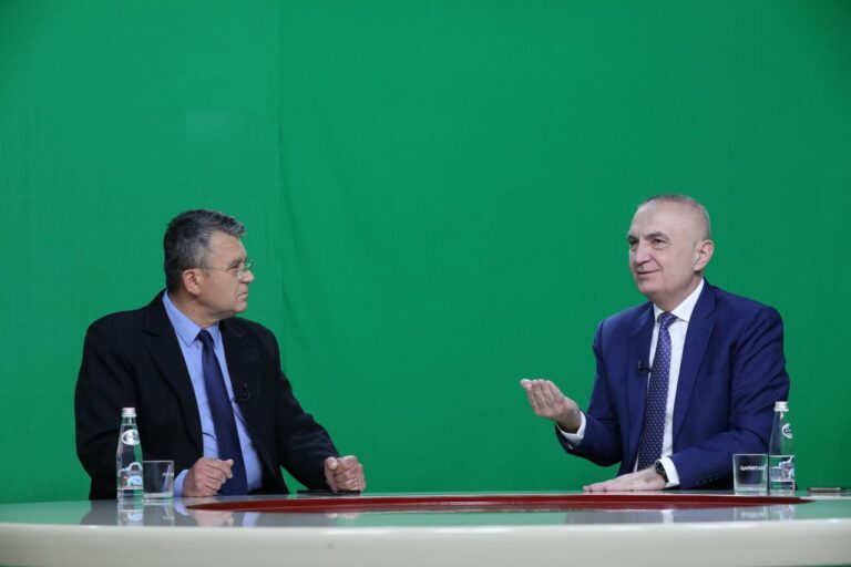 Paralajmërimi i fortë i Presidentit: Do i pritet dora kujto që prek votën e shqiptarëve. Shqipëria duhet të dalë nga thonjtë e oligarkëve