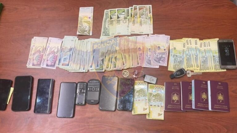 Detaje të reja nga falsifikatorët e parave, mes tyre ish prefekti i Elbasanit/ Emri