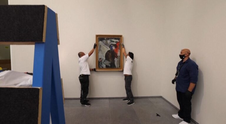 “Midis errësirës dhe dritës”, vepra e Chagall në muzeun e “Louvre”