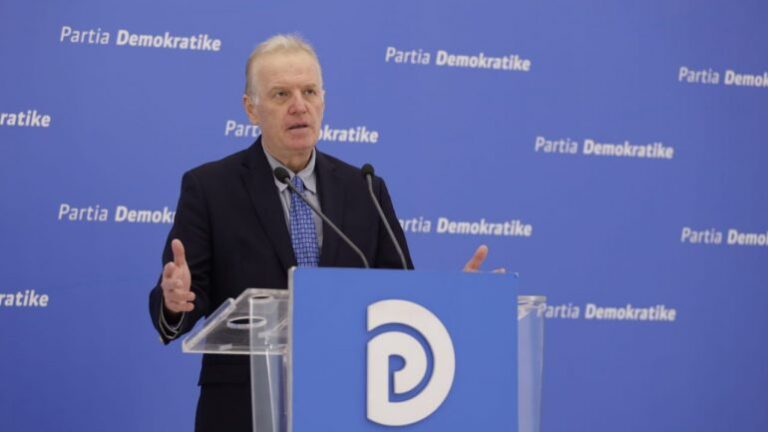 Genc Pollo ironi me kandidimin e Çomos për deputete të PS-së, kujton vargjet e njohura të Nolit