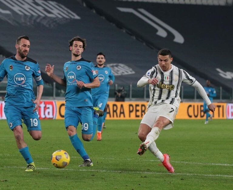 “Jashtëtokësori” Ronaldo arrin Pele-n dhe thyen një tjetër rekord