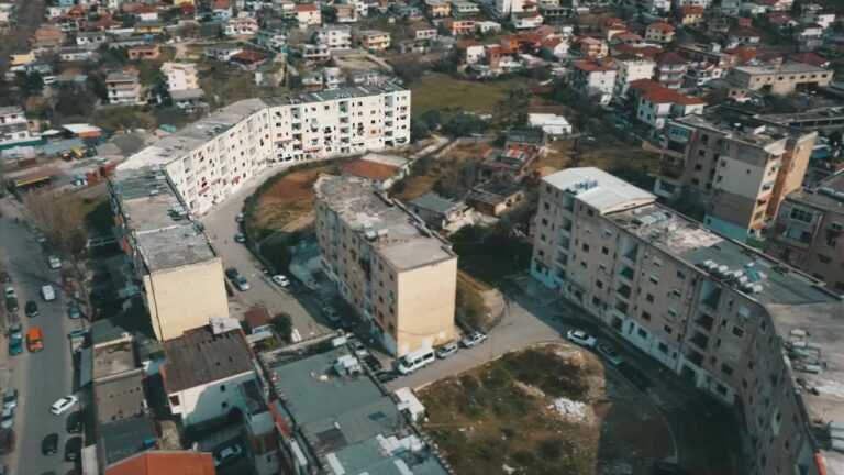 Tërmeti, PD: Nga vendimet kontradiktore të Bashkisë Tiranë, 90 familje rrezikojnë të mbesin jashtë