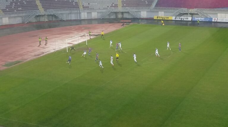 Sfida Vllaznia-Kukësi, shkodranët ruajnë kryesimin