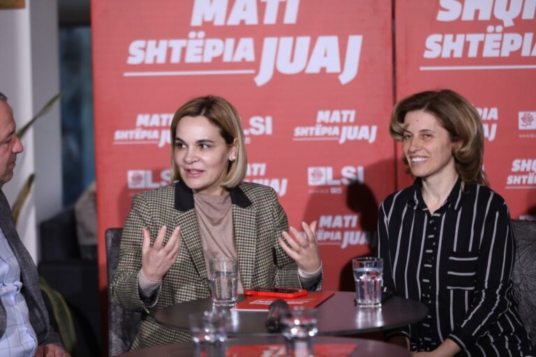 Kandidatja e LSI në Burrel/Kryemadhi: Luljeta ka qenë në çdo protestë, duhet t’i japim një imazh tjetër politikës