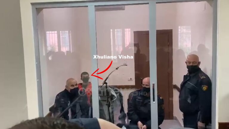 Në burg vrasësit e Behar Sofisë, i akuzuari si ekzekutor shfaqet me kokën ulur