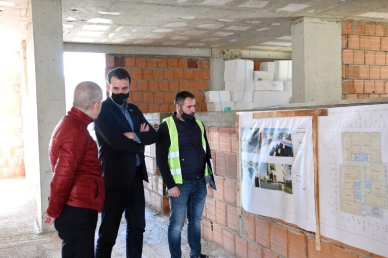 Veliaj inspekton punimet për konviktet e mjekësisë: Një hapësirë e zaptuar që u rikthehet studentëve