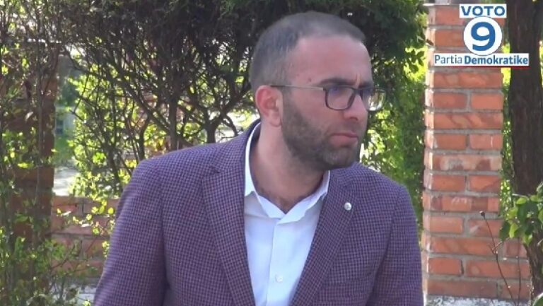 Gazment Bardhi me gratë në Cërrik: Keni vuajtur 8 vite nga Rama, bëhemi bashkë për ndryshimin