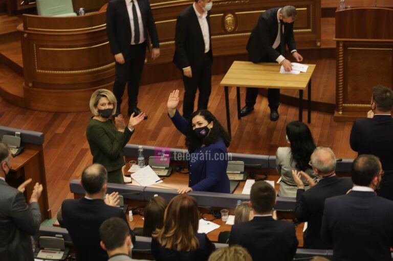 Vjosa Osmani zgjidhet Presidente e Kosovës, nuk ka zgjedhje të parakohshme