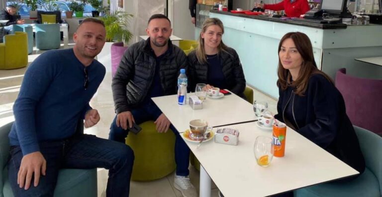 Kthehen nga Anglia për 25 prillin, Elona Guri: Votojnë LSI-në për t’u bërë pjesë e ndryshmit të madh