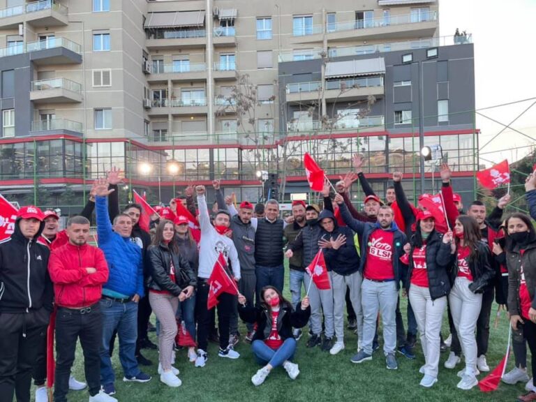 Spahiu me të rinjtë: Meritojnë shkollim dhe punë më të mirë, bashkë do ta garantojmë këtë