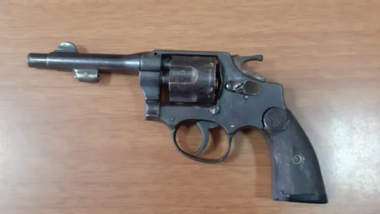 Qarkullonte me armë zjarri, arrestohet 29-vjeçari palestinez
