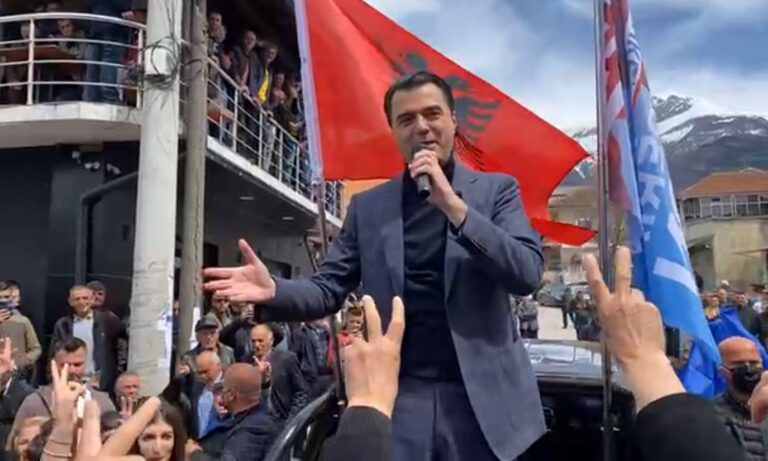 Basha në Maqellarë: Ndryshimi po vjen, mos u dorëzoni edhe dy javë