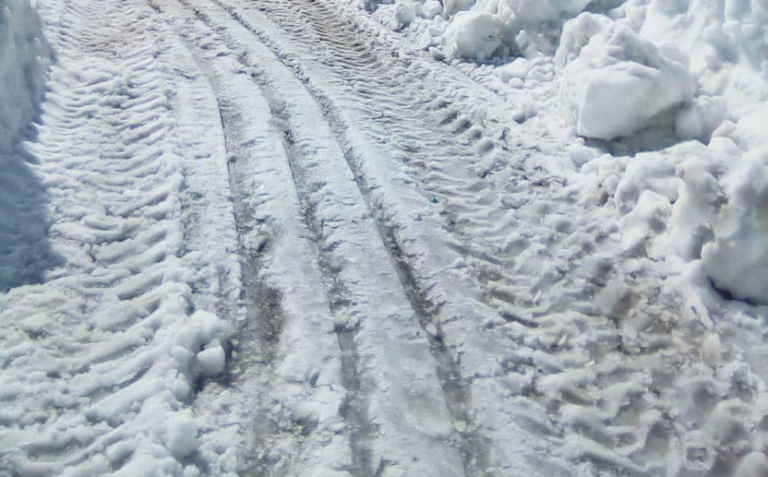 Dëborë në prill, ARRSH njofton mbi situatën e akseve rrugore