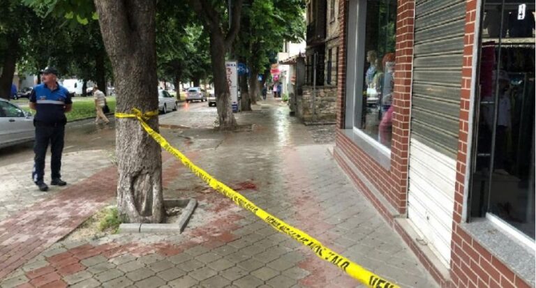 Plagoset me armë zjarri 17 vjeçari në Korçë, në kërkim autori